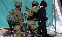 İsrail güçleri işgal altındaki Batı Şeria'da 47 Filistinliyi gözaltına aldı