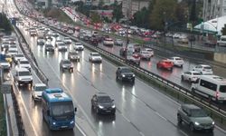 İstanbul'da sağanak etkili: Trafik yoğunluğu yüzde 80'e çıktı