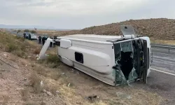 Kayseri'de midibüs devrildi: 15 yaralı