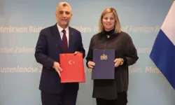 Türkiye ile Hollanda arasında imzalar atıldı