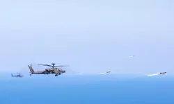 ABD savaşa dahil oldu! Helikopterleri saldırıp batırdı