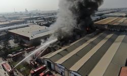 Fabrika yangını 2 saatte söndürüldü