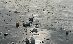 Sinop’ta fırtınada deniz kenarı çöplerle doldu