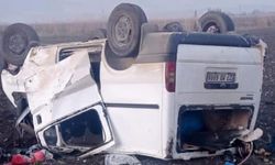 Kahramanmaraş'ta minibüs tarlaya devrildi: 8 yaralı