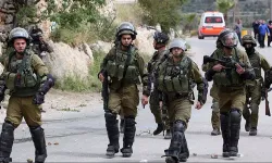 Ο ισραηλινός στρατός συλλαμβάνει 5.875 Παλαιστίνιους στη Δυτική Όχθη τις τελευταίες 100 ημέρες