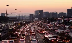 İstanbul'da trafik durma noktasına geldi! Yoğunluk yüzde 81!
