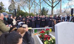 Almanya'daki ırkçı terör saldırısının kurbanları Hanau Mezarlığı'nda anıldı