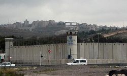 Filistinliler İsrail hapishanelerinde insanlık dışı uygulamalar yaşıyor