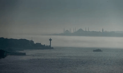 İstanbul'a sis engeli: Boğaz kapatıldı, uçuşlar erteleniyor