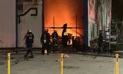 Antalya'da tersanede büyük yangın! Bölgeye ekipler sevk edildi