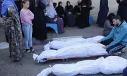 Soykırımcı İsrail, Gazze'ye ölüm yağdırdı! Onlarca Filistinli hayatını kaybetti
