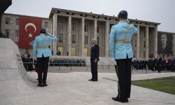 TBMM Başkanı Kurtulmuş ve devlet erkanı Anıtkabir'i ziyaret etti