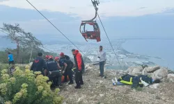 Antalya'da teleferik faciası: 1 ölü, 7 yaralı! 25 kabindeki 184 kişi tahliye edilmeye çalışılıyor