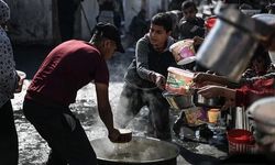 Gazze'de acı sürüyor! İnsani yardım tırları giriş yapamıyor