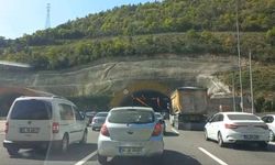 Kuzey Marmara Otoyolu'nda meydana gelen kaza trafiği felç etti