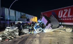 Kocaeli'de tırla otomobilin çarpıştığı kazada 6 kişi yaralandı