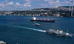 İstanbul Boğazı'ndaki gemi trafiği askıya alındı