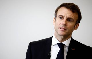 Macron: Niamey Büyükelçisi Fransa'ya gelecek
