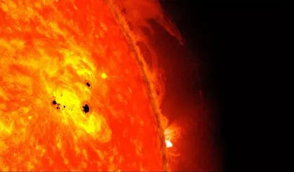 Uzmanlar uyardı! Dev güneş lekesi 48 saat içinde Dünyanın 10 katı kadar genişledi