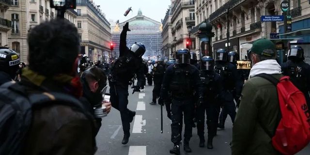 Fransa'da bakanlara "ortalıkta görünmeyin" talimatı
