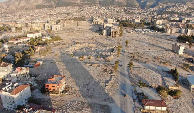 Asrın felaketiyle birlikte tanınmaz hale gelen Hatay’da 46 bin 600 binanın enkazı kaldırıldı