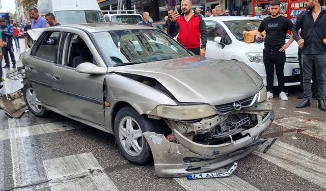 Gebze’de 4 araç birbirine girdi: 3 yaralı