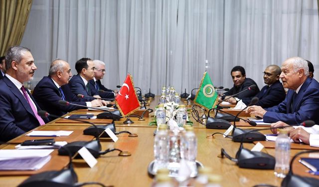Dışişleri Bakanı Fidan, Arap Birliği Genel Sekreteri Gayt ile görüştü