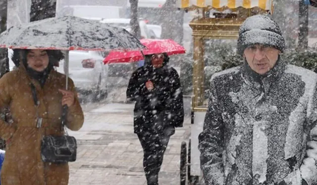 Meteoroloji'den kuvvetli yağış uyarısı! İstanbul ve birçok il için alarm verildi!