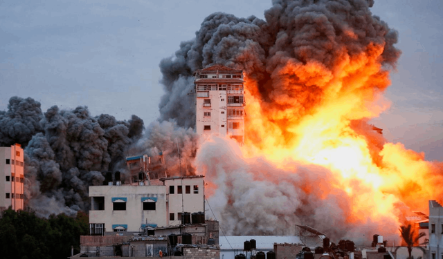 İsrail, Gazze'de yardım bekleyenleri vurdu: En az 70 can kaybı