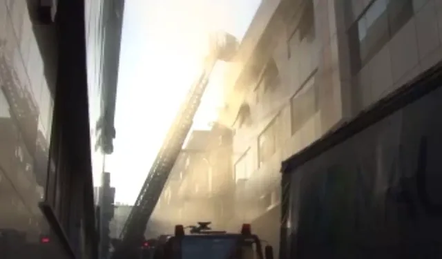 3 katlı binada çıkan yangın! 19 kişi kurtarıldı