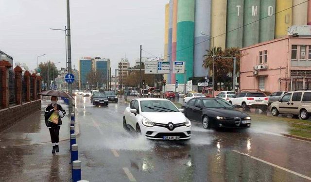 Meteorolojiden İzmir için 'kuvvetli yağış' uyarısı