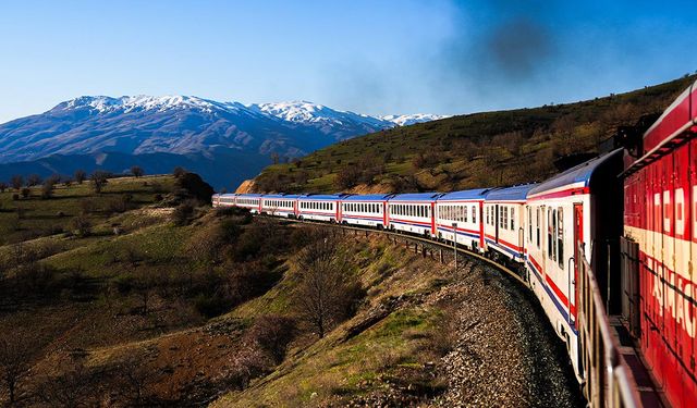 Ankara-Diyarbakır turistik treni seferleri başlıyor
