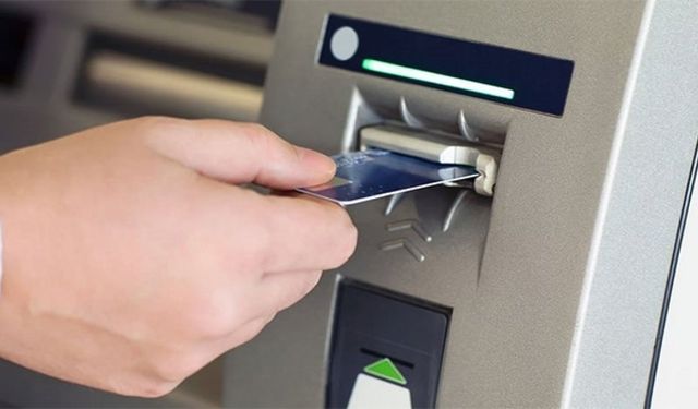 ATM'de unutulan karttan para çekmek 'hırsızlık' suçu