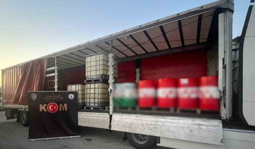 Antalya’da kaçak tütün ve elektronik eşya satan 6 şüpheli yakalandı
