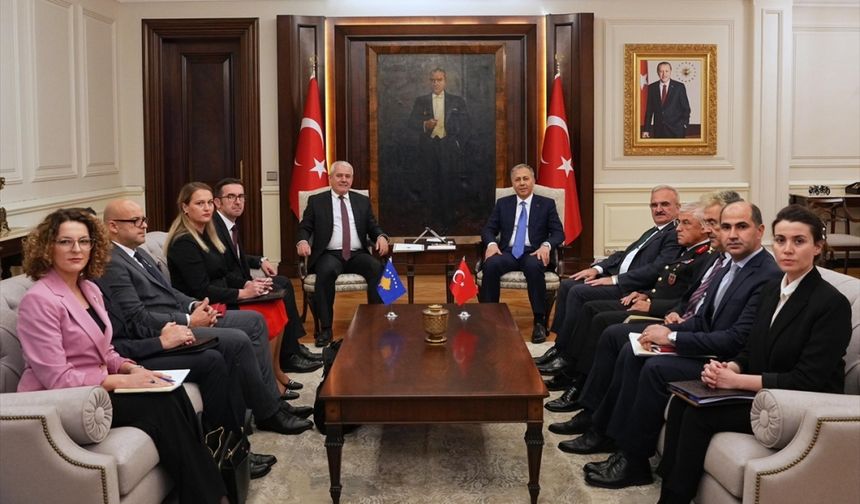 İçişleri Bakanı Yerlikaya, Kosovalı mevkidaşı Sveçla ile bir araya geldi