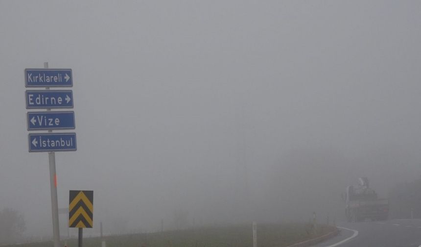 Kırklareli’nde yoğun sis, görüş mesafesi 30 metreye kadar düştü