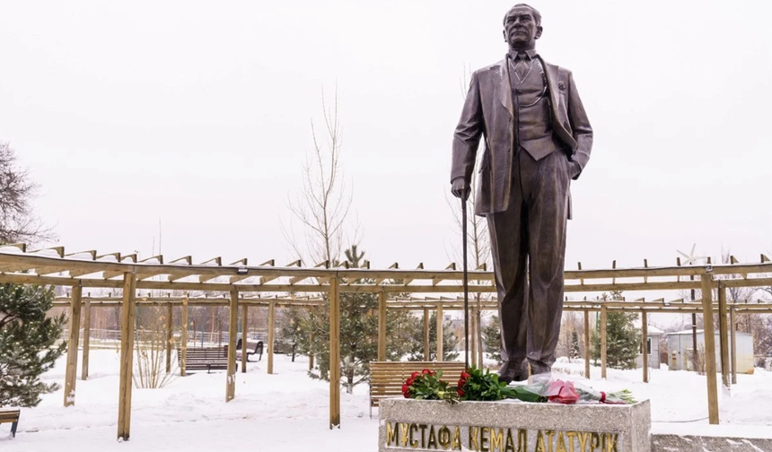 Kazakistan’ın kültür başkenti Almatı’da Mustafa Kemal Atatürk’ün Anıtı açıldı