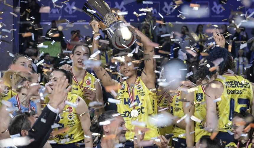 Fenerbahçe Opet, 7 yıl aradan sonra Türkiye Kupası'nı aldı