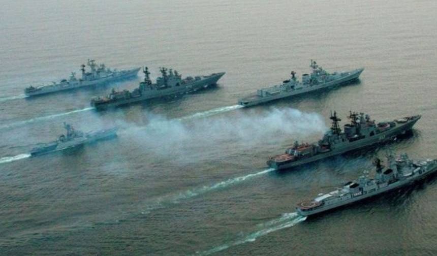 Moskova-Kiev hattında ipler geriliyor! Rusya Deniz Kuvvetlerine saldırı