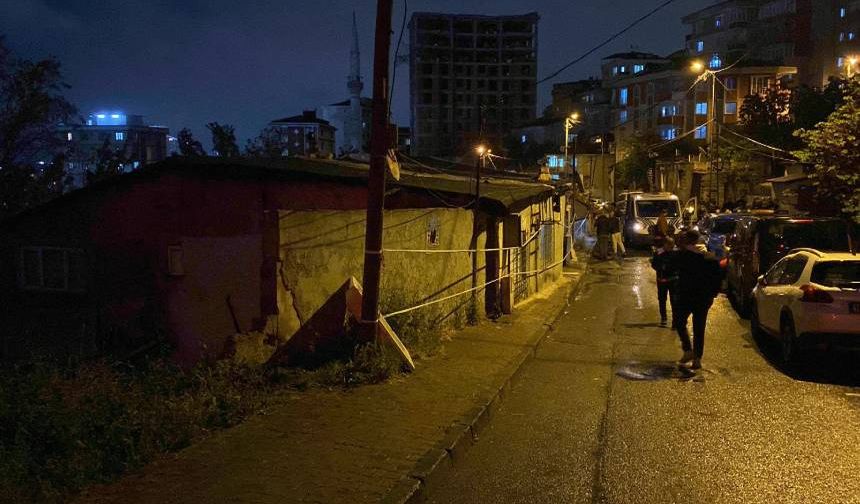 İstanbul Gaziosmanpaşa'da toprak kayması! Valilik açıklama yaptı