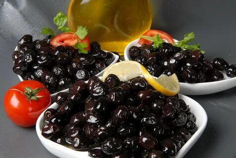 Zeytin ve zeytinyağı metabolizmayı hızlandırıyor. Kan şekerini dengeliyor. Canan Karatay ise her gün 10 adet zeytin tüketilmesini şiddetle tavsiye ediyor. İşte detaylar...