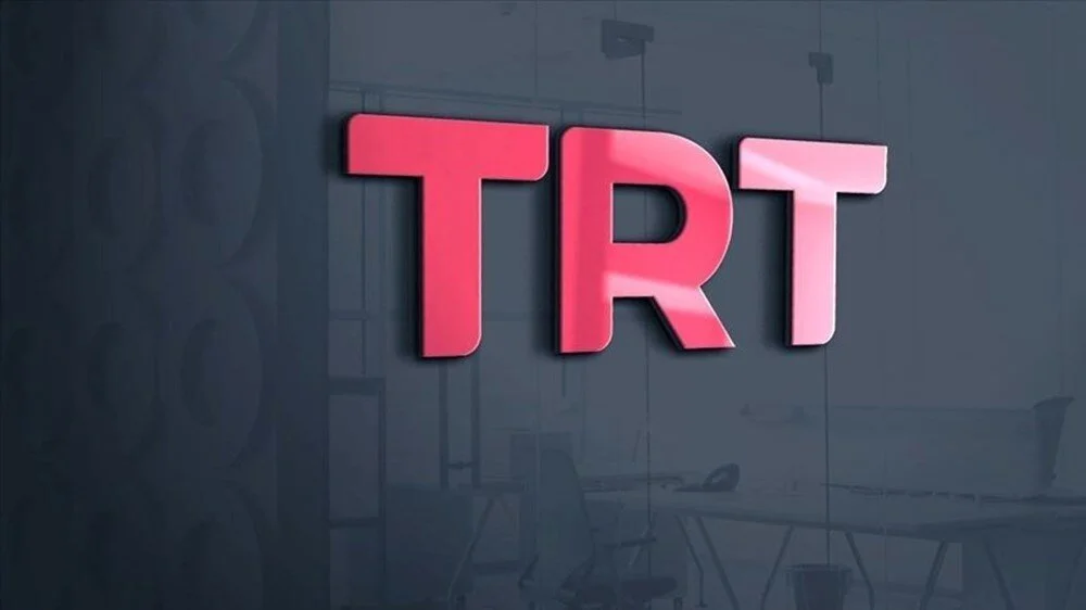 TRT 1
Geçmiş yıllarda TRT ekranlarında yer alan sanatçıların bulunduğu programlar tekrar yayınlanacak. Saat 00.15'te TRT 1'de ekranlara gelecek olan "1'de Nostalji" programında 1970, 80 ve 90'lı yılların unutulmaz şarkılarının yer aldığı "Yeni Yıl Nostaljisi" programı yılbaşı günü izleyiciyle buluşacak.