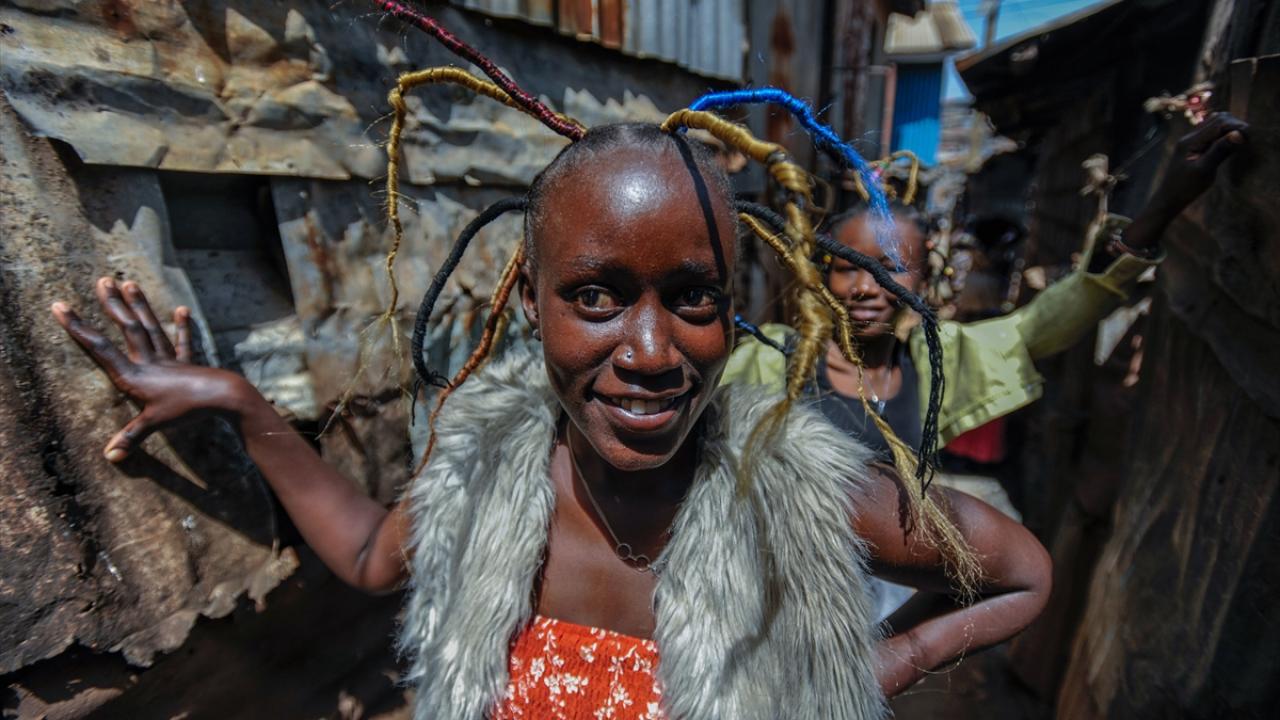 Afrika`nın en büyük gecekondu mahallelerinden Başkent Nairobi`deki Kibera, 2 milyona yakın Kenyalı`ya ev sahipliği yapıyor.