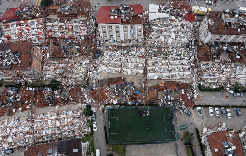 Binalar yerle bir oldu! Deprem bölgesinden çarpıcı fotoğraflar