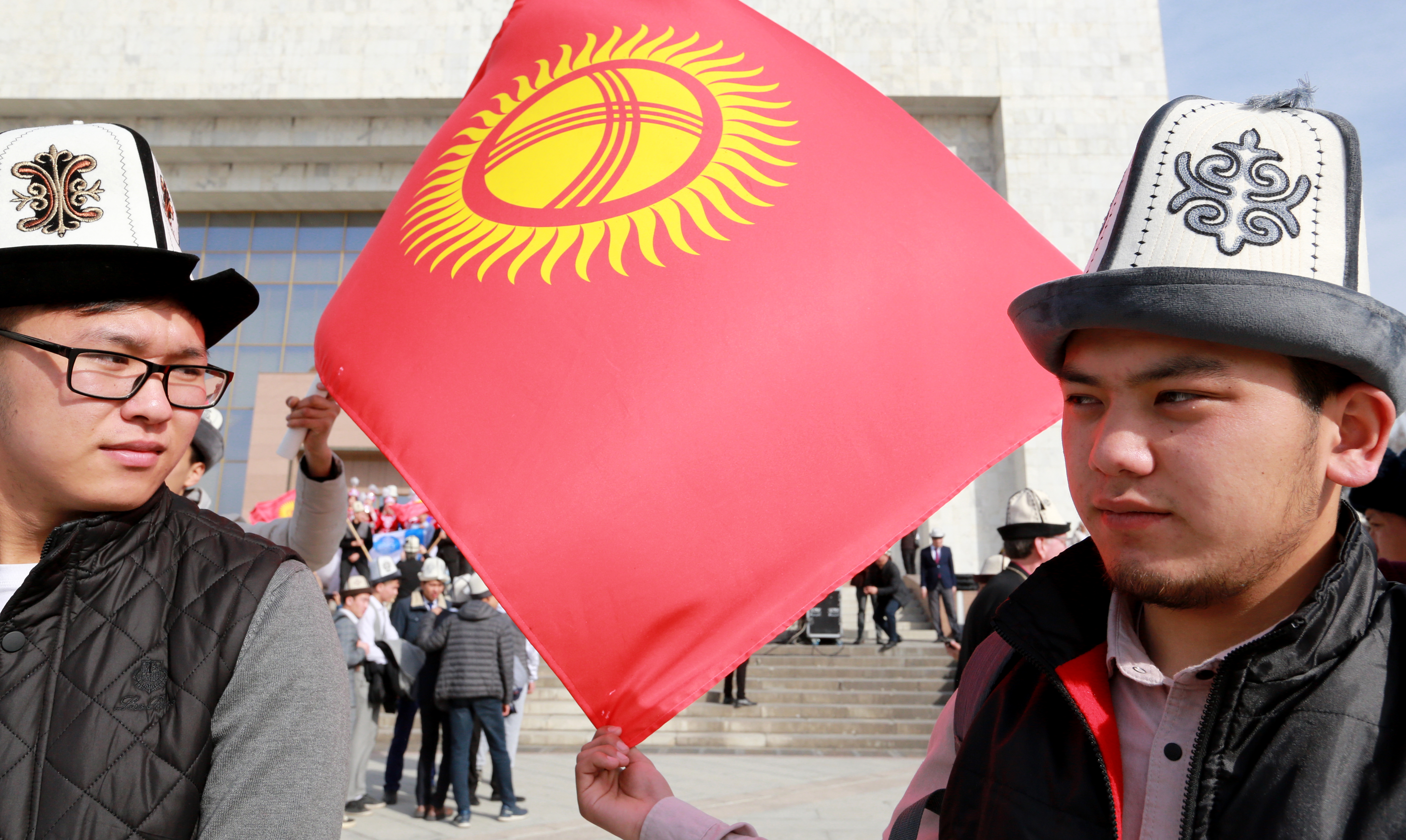 Kırgızistan'da "5 Mart Milli Ak Kalpak Günü" geçit töreni ile kutlandı