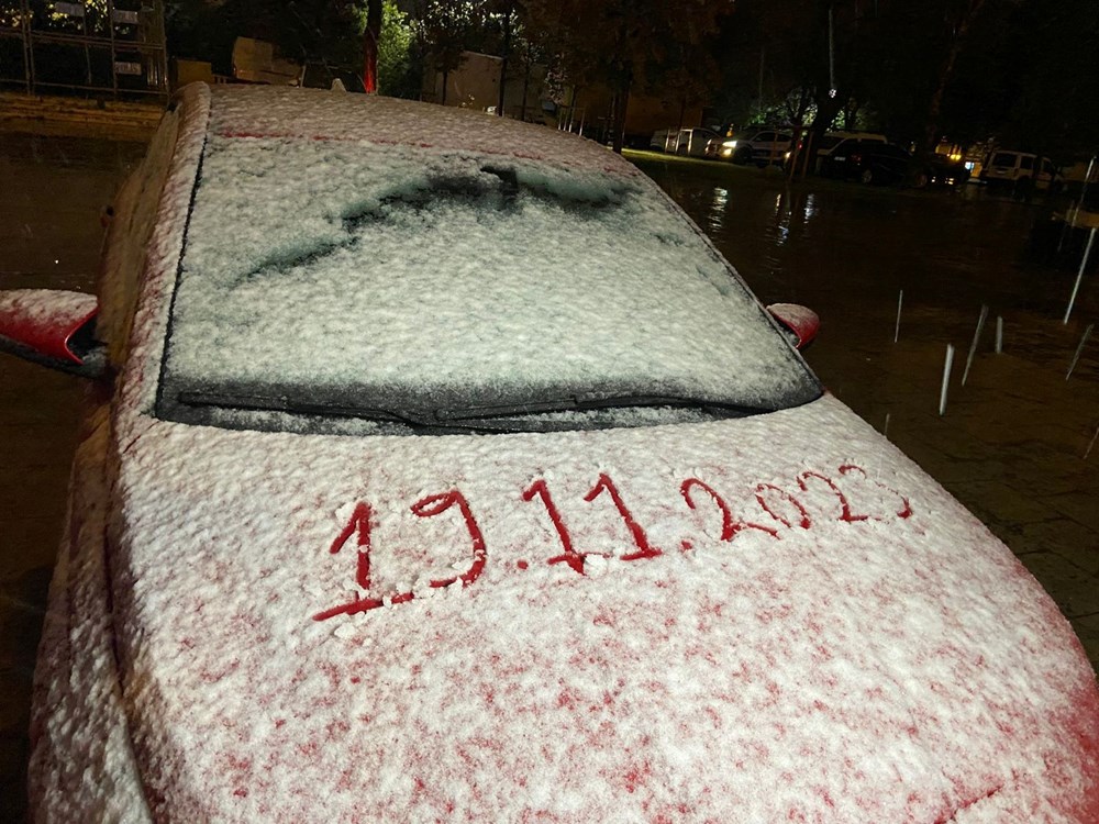 İstanbul’un Avrupa yakasında etkili olan kar yağışı, birçok ilçede görüldü.

