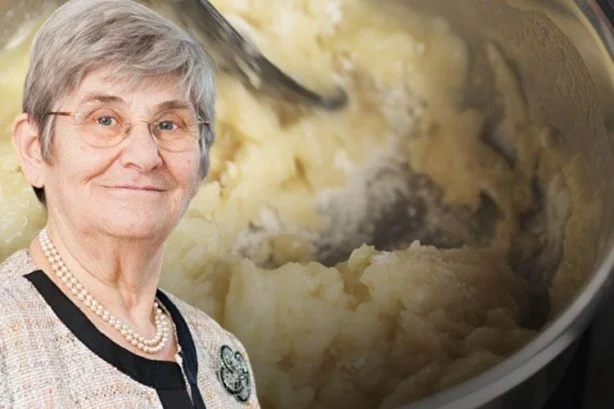 Prof. Dr. Canan Karatay, özellikle 1950'lerden sonra hayatımıza giren ve hemen her mutfakta kendine yer bulan margarinler konusunda dikkatli olunması gerektiğini dile getirdi.