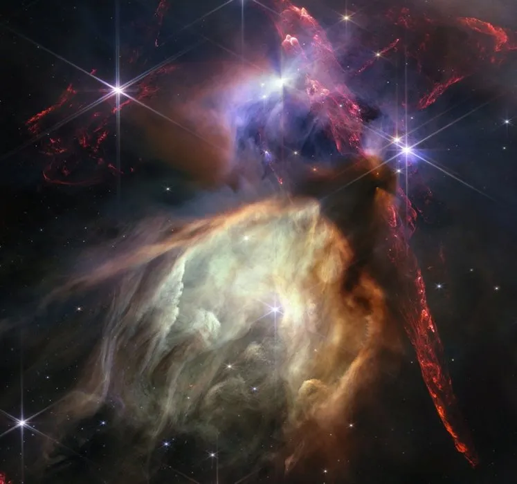 Kutuplarından süpersonik gaz fışkıran, yalnızca birkaç on binlerce yaşında yeni doğmuş bir yıldız, James Webb Teleskobu tarafından çekilen ve NASA tarafından 14 Eylül 2023'te yayınlanan kompozit görüntüde görülüyor. Bu özel Herbig-Haro nesnenin adı Herbig-Haro (HH) 211'dir. Dünya'dan yaklaşık 1000 ışıkyılı uzaklıkta bulunan bu özel yıldız Herbig-Haro (HH) 211, türünün en genç ve en yakın nesnelerinden biri.